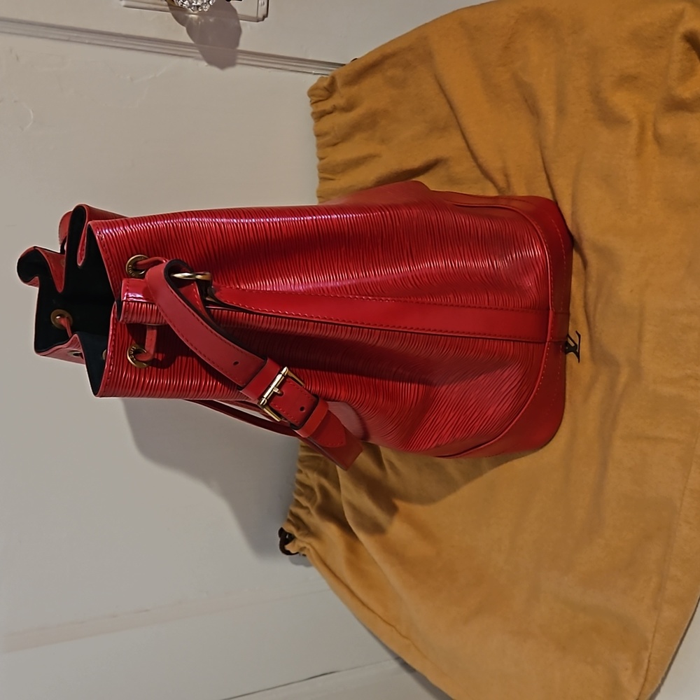 Vintage Louis Vuitton Noe GM in Red Epi Leather with wool dust bag - Picture 4 of 14